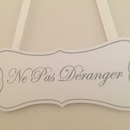 B&B Les Muscades Сент-Этьен-дю-Грес Экстерьер фото