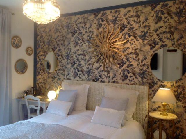 B&B Les Muscades Сент-Этьен-дю-Грес Экстерьер фото