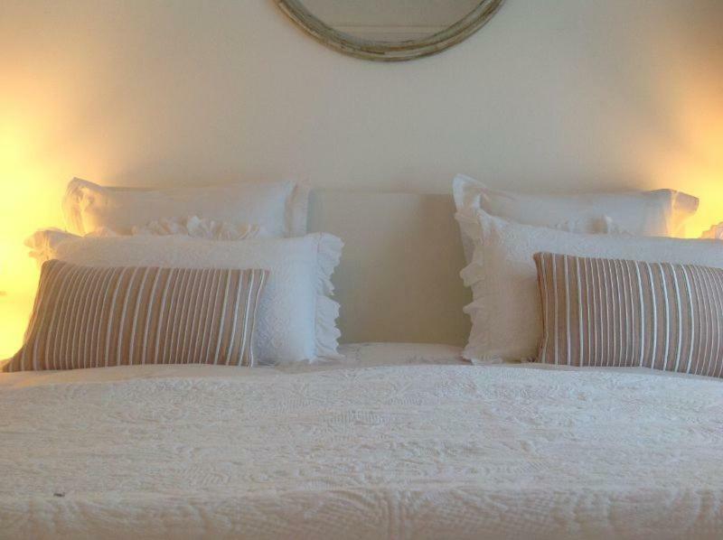 B&B Les Muscades Сент-Этьен-дю-Грес Экстерьер фото